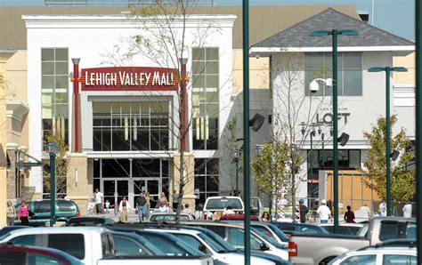 lehigh valley mall outdoor shops.